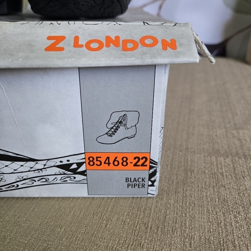 Z LONDON | Black Piper Up or Down Boots w/ Faux Fur Sz 8 - Picture 10 of 13